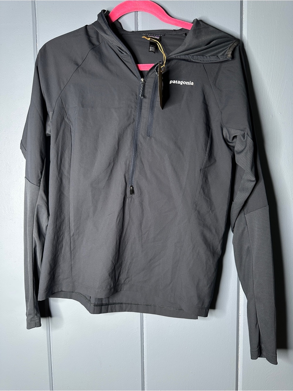 Patagonia Airbrushed Pro PulloverSmolder Blue Hooded Half-Zip Lightweight Jacket